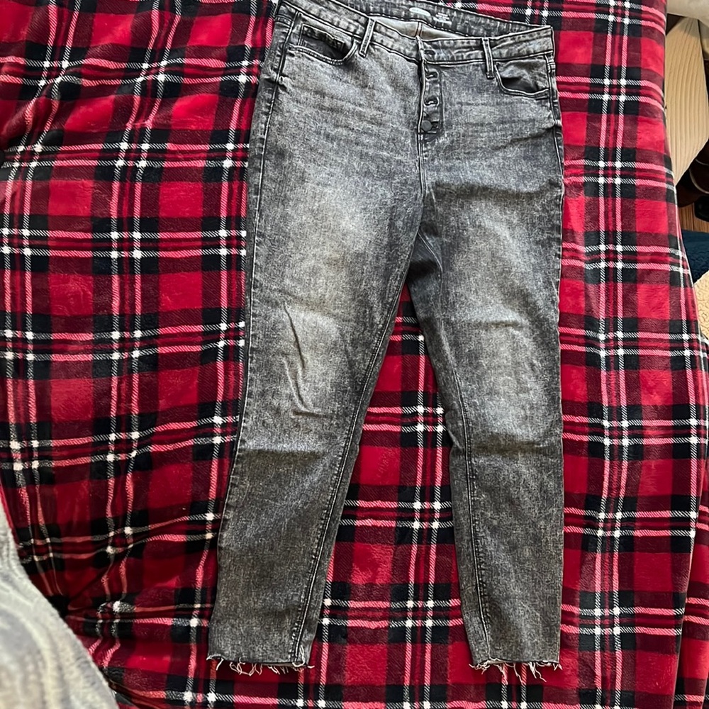 Grey/ black acid wash jeans
